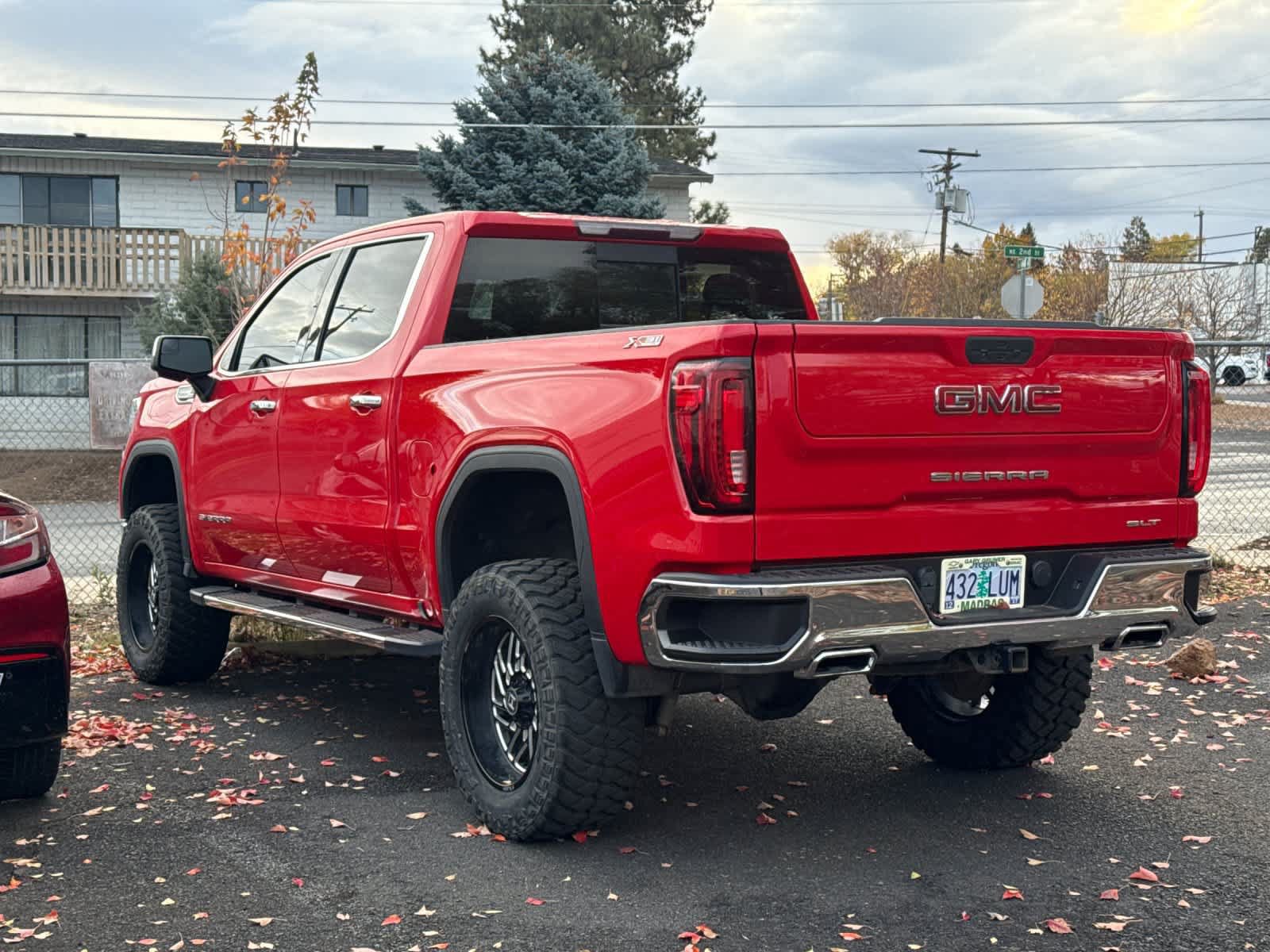 Used 2019 GMC Sierra 1500 SLT w/ SLT Premium Package AWD/4WD image 6