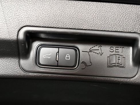 Used 2020 Ford Explorer XLT w/ Equipment Group 202A image 24