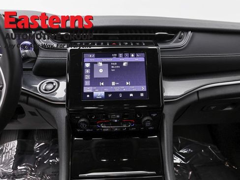 Used 2022 Jeep Grand Cherokee L Laredo w/ Luxury Tech Group I AWD/4WD image 12
