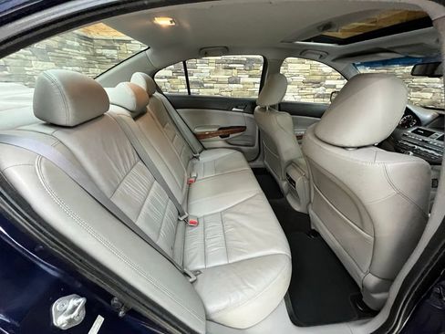 Used 2011 Honda Accord EX-L image 35