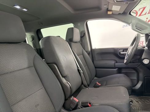 Used 2019 Chevrolet Silverado 1500 Custom w/ Custom Value Package image 16