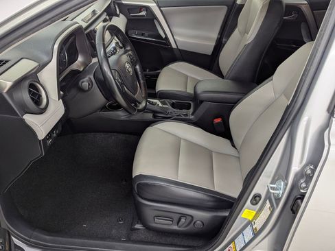 Used 2017 Toyota RAV4 Limited image 5