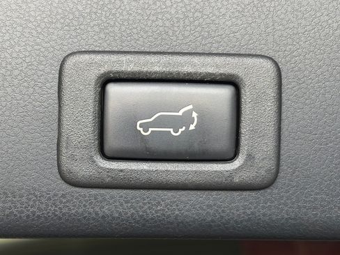 Used 2019 Subaru Ascent Premium w/ Popular Package #4 AWD/4WD image 16