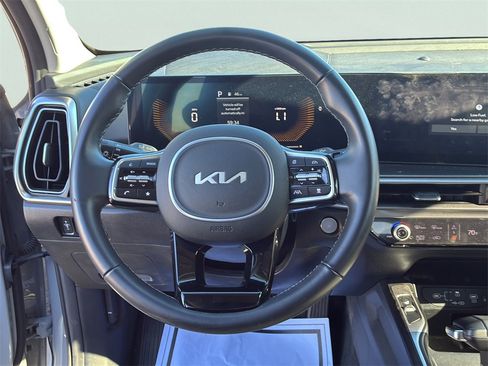 Certified 2025 Kia Sorento S image 25