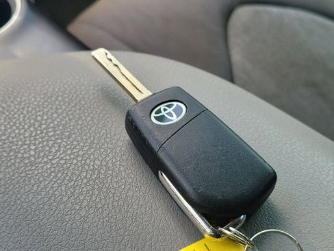 Used 2022 Toyota Camry LE FWD image 33