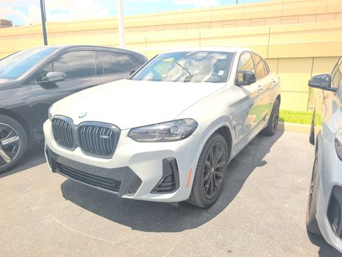 Used 2024 BMW X4 M40i w/ Shadowloine Package AWD/4WD image 3