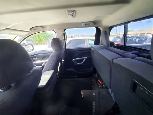 Used 2023 Nissan Titan SV image 10