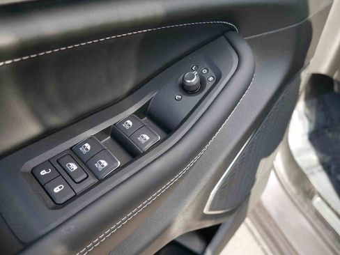 New 2025 Jeep Grand Cherokee Overland w/ Adv Protech Group III image 24