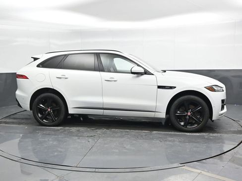 Used 2017 Jaguar F-PACE R-Sport image 3