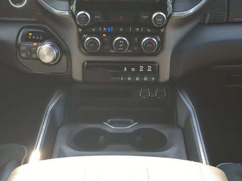 Used 2022 RAM 1500 Laramie AWD/4WD image 17