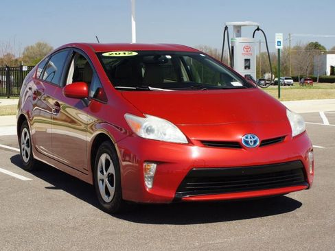 Used 2012 Toyota Prius Three image 2