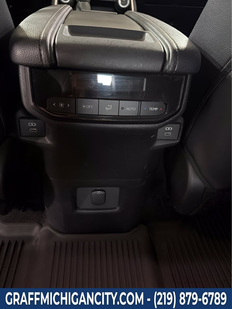 Used 2024 Toyota Grand Highlander AWD image 13