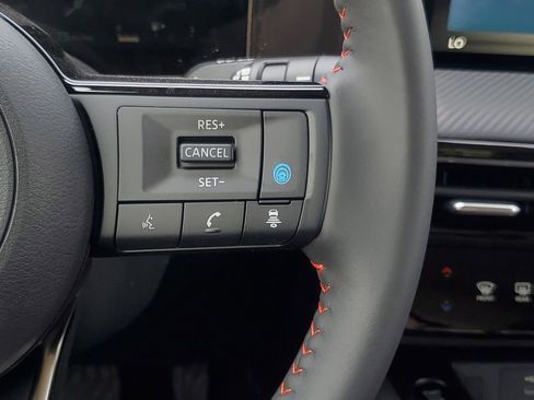 New 2025 Nissan Kicks SR image 17