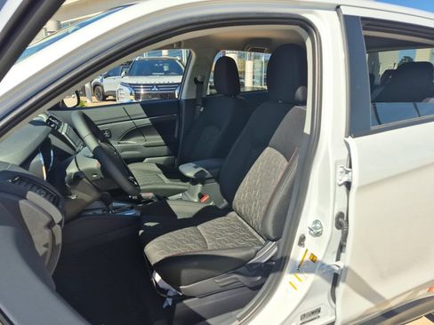 Used 2016 Mitsubishi Outlander GT AWD/4WD image 10