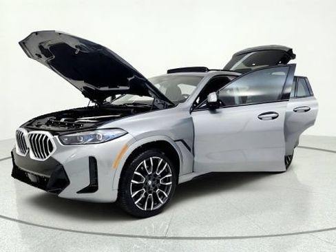 Used 2026 BMW X6 xDrive40i AWD/4WD image 14