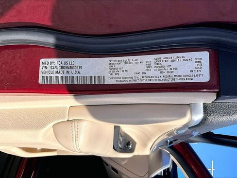 Used 2022 Jeep Grand Cherokee Limited w/ Luxury Tech Group II image 35