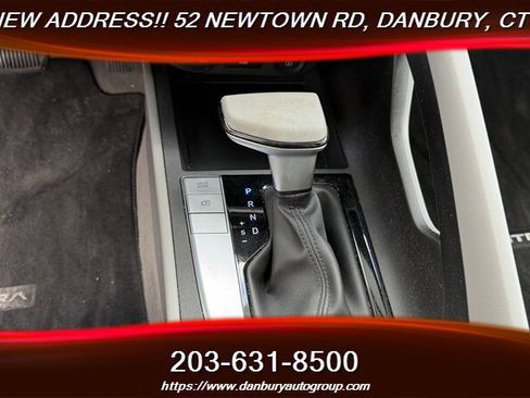 Used 2023 Hyundai Elantra SEL w/ Cargo Package FWD image 16