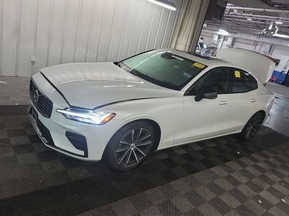 Used 2022 Volvo S60 B5 Momentum