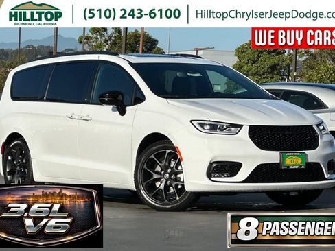 New 2026 Chrysler Pacifica Select w/ S Appearance Package FWD image 1