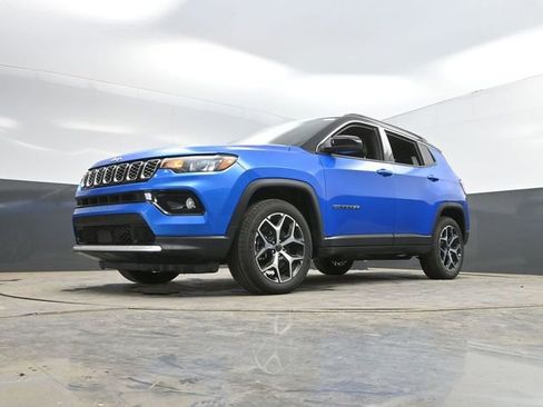 Used 2025 Jeep Compass Limited AWD/4WD image 46