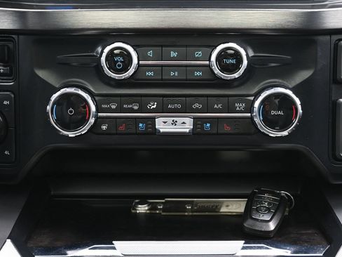 Used 2023 Ford F250 Lariat w/ Lariat Ultimate Package AWD/4WD image 39
