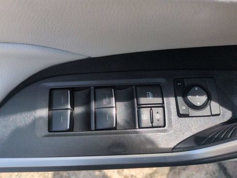 Used 2025 Toyota RAV4 XLE FWD image 15
