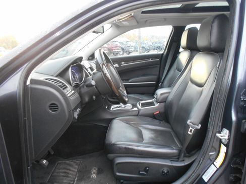 Used 2015 Chrysler 300 C w/ Light Group image 5