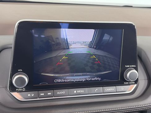 Used 2023 Nissan Rogue SV AWD/4WD image 19