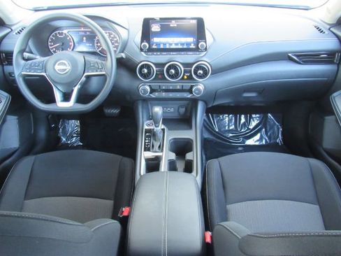 Used 2025 Nissan Sentra SV image 3