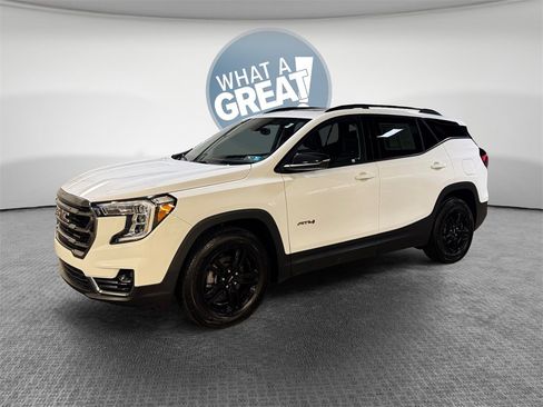 Used 2022 GMC Terrain AT4 w/ Infotainment Package II image 8