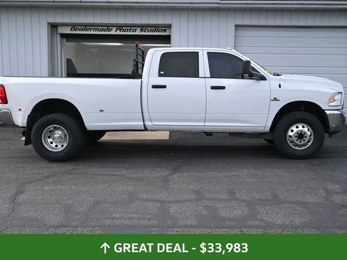 Used 2017 RAM 3500 Tradesman w/ Chrome Appearance Group image 4