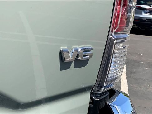 Certified 2023 Toyota Tacoma TRD Off-Road image 9