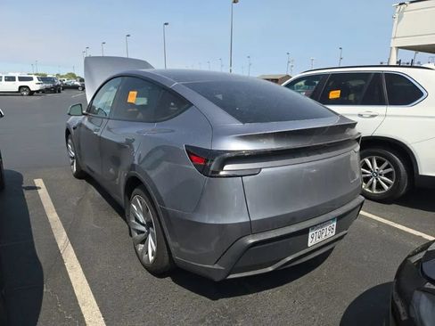 Used 2026 Tesla Model Y AWD image 2