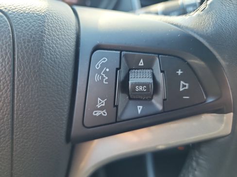 Used 2020 Chevrolet Trax LT w/ LT Convenience Package image 18