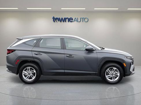 Used 2025 Hyundai Tucson SE AWD/4WD image 7