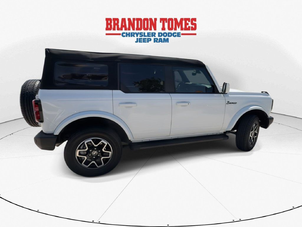 Used 2024 Ford Bronco Outer Banks AWD/4WD image 8