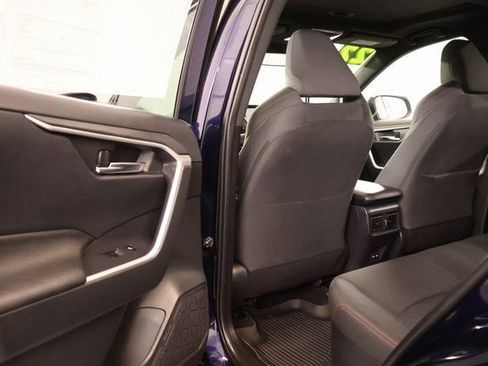 Certified 2022 Toyota RAV4 SE image 28