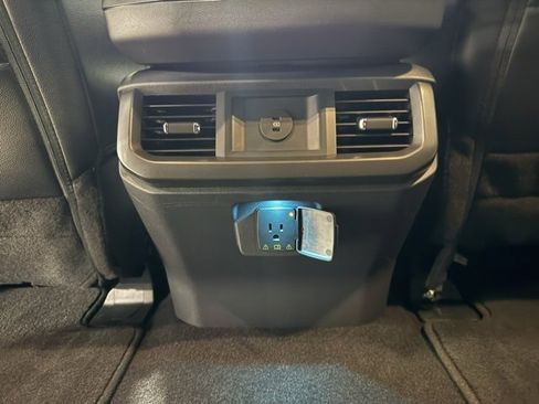 Used 2025 Ford F150 Lariat image 34