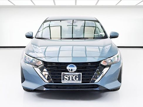 Used 2024 Nissan Sentra SV FWD image 2