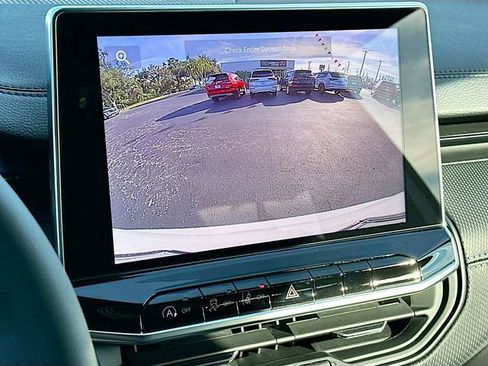 New 2026 Jeep Compass Latitude image 8