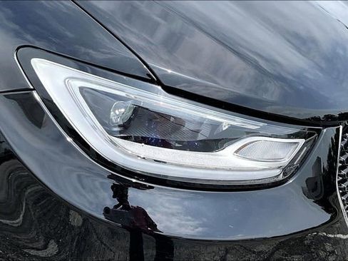 Used 2026 Chrysler Pacifica Limited FWD image 33