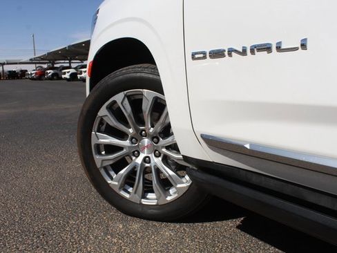 Used 2024 GMC Yukon Denali w/ Advanced Technology Package image 13