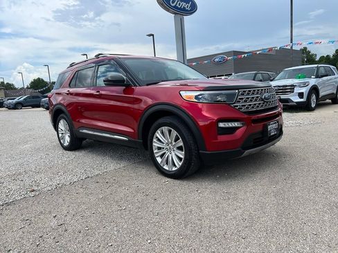 Used 2023 Ford Explorer Limited w/ Equipment Group 301A AWD/4WD image 1