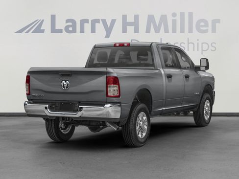 Used 2024 RAM 2500 Big Horn AWD/4WD image 2