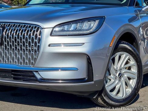 Used 2023 Lincoln Corsair Standard w/ Towing Package image 3