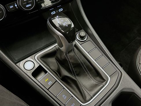Used 2024 Volkswagen Jetta SE w/ Panoramic Sunroof Package FWD image 25