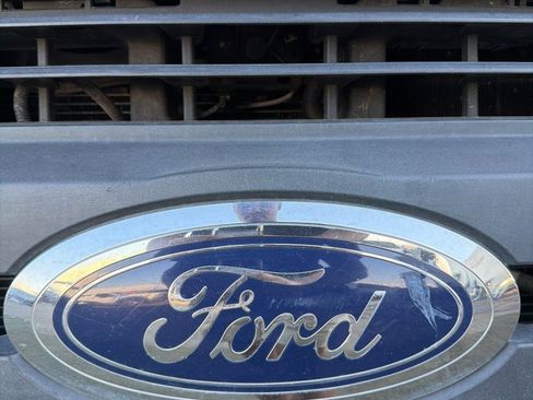 Used 2017 Ford F550 4x4 Crew Cab Super Duty w/ Power Equipment Group image 36