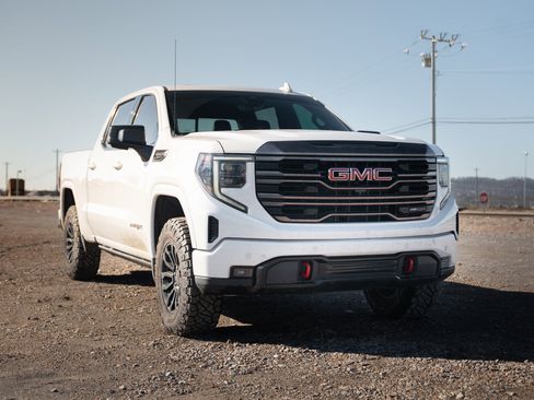 Used 2023 GMC Sierra 1500 AT4X image 5