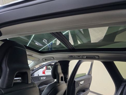 Used 2018 Volvo XC60 T5 Momentum w/ Convenience Package AWD/4WD image 39