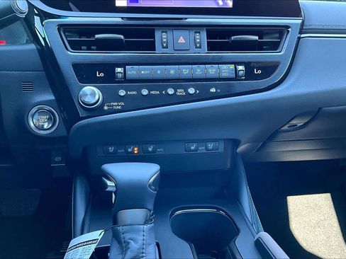 New 2025 Lexus ES 350 w/ Premium Package image 19